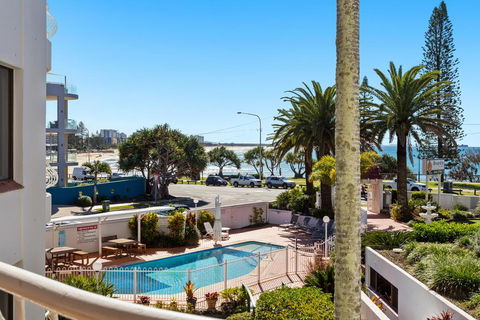 Alex Headland Beachfront - Tourism Guide 3