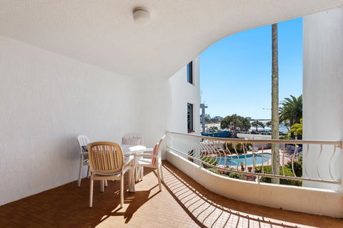 Alex Headland Beachfront - Tourism Guide 2