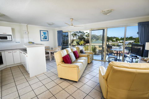 Alexander Beachfront Apartments - Travel Search 2