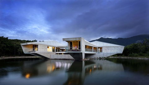 Alkira Award Winning Luxury Beachfront Rainforest Holiday House - Cruises Travel 0