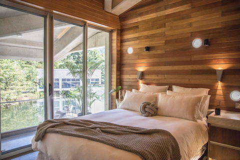 Alkira Award Winning Luxury Beachfront Rainforest Holiday House - Cruises Travel 1