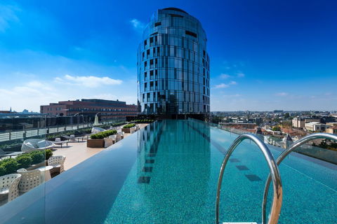 Along Melbourne's Magic Boulevard - Tourism Guide 0
