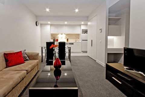 Along Melbourne's Magic Boulevard - Tourism Guide 2