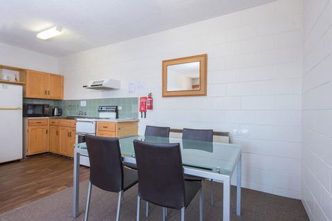 Alpine Apartment - Great Location With Views Of Lake Jindabyne - Tourism Guide 3
