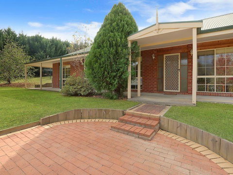 Alpine Mist - Spacious 5 Bedroom Home - Travel Agents 0