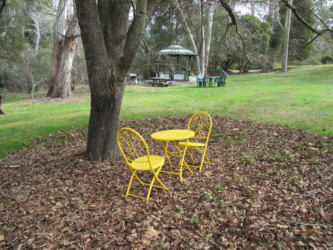 Alpine Park Riverside Cottages - Travel Search 1