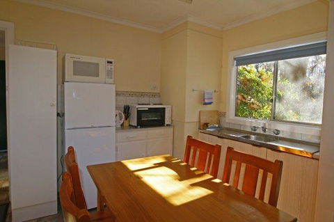 Alpine Park Riverside Cottages - Travel Search 0
