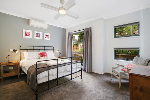 Always Bright - A Bright Escape - Tourism Guide 0