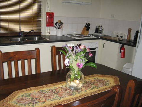 Amalie Cottage Waikerie - Tourism Guide 3