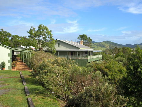 Amamoor Lodge - Tourism Guide 0
