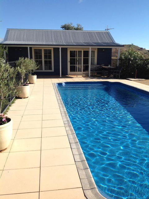 Amazing Views Pet Friendly Bed And Breakfast - Cruises Travel 0