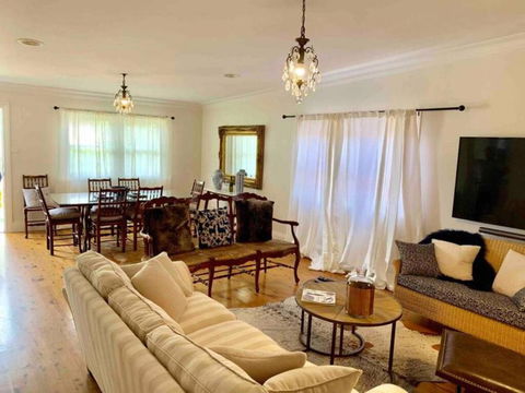 Ambrose On Byng - Central Location W/ 2 Bathroom - Travel Search 1
