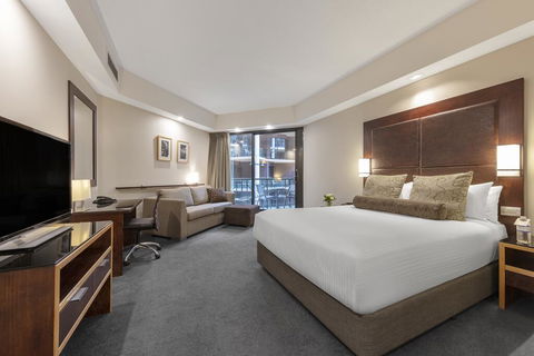 Amora Hotel Riverwalk - Tourism Guide 3