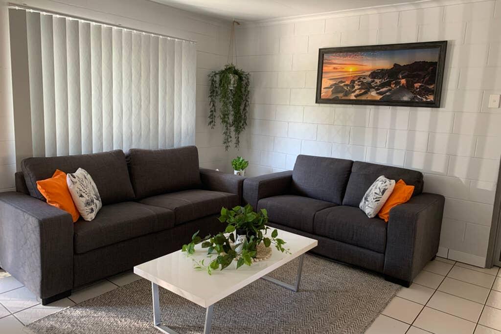 Andergrove QLD Travel Search