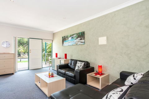 Anglesea River Apartments - 2 Bed Unit 2/4 - Tourism Guide 1