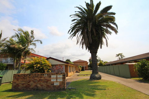 Annie's Apartment - Travel Agents 3