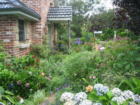 Annie's Cottage - Travel Search 2