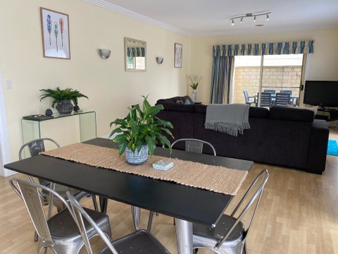Apartment 244 On Bertha, Mount Gambier - Tourism Guide 0