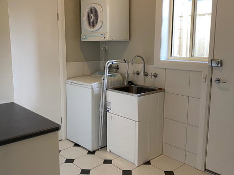 Apartment 244 On Bertha, Mount Gambier - Tourism Guide 3