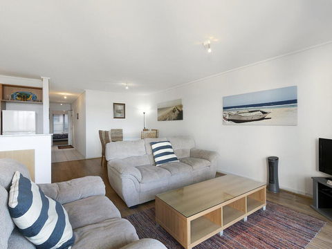 APARTMENT 26 PACIFIC APARTMENTS - Walk To Town - Travel Agents 3