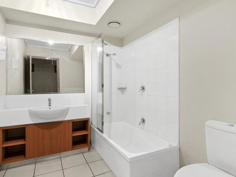 APARTMENT 29 PACIFIC APARTMENTS - Grand Escape With Ocean Views - Travel Agents 1