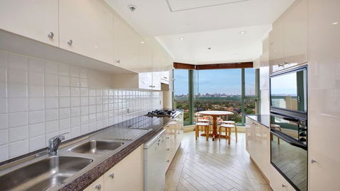 Apartment In The Heart Of Chatswood - Tourism Guide 1