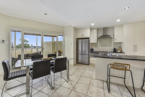 Apartment On Lake Terrace - Tourism Guide 1