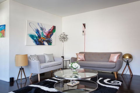 Apartment With Balcony And Parking Near Racecourse - Tourism Guide 1