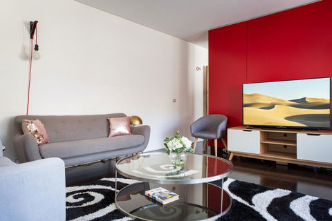 Apartment With Balcony And Parking Near Racecourse - Tourism Guide 0