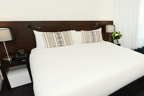 Apartments @ 79 Goondoon - Tourism Guide 0