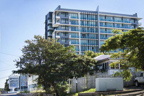 Apartments @ 79 Goondoon - Tourism Guide 1