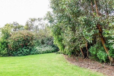 APOLLO BAY HOLIDAY HOUSE - Walk To Beach + Wifi - Travel Agents 2