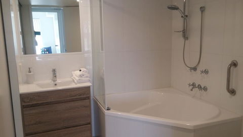 Apollo Luxury Apartments - Travel Search 1