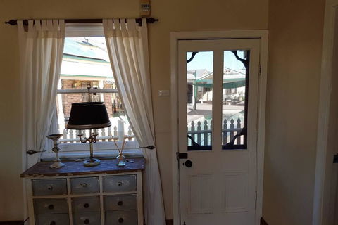 Appin Homestay Country Cabin - Tourism Guide 1