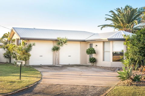 Apurla Hervey Bay - Located At The Point - Travel Search 2