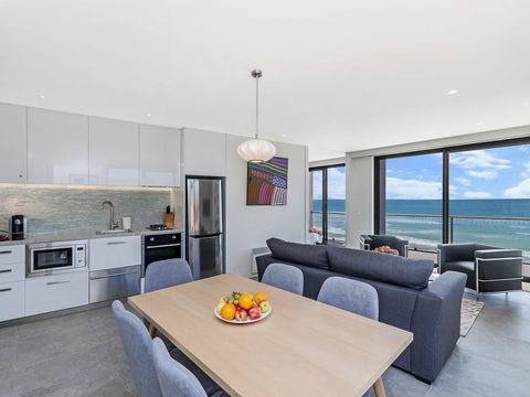 AQUA MIST PENTHOUSE - Tourism Guide 0