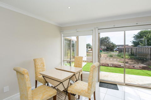 Aquilla Townhouse 6 - Tourism Guide 2