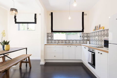 Arabella On West - Tourism Guide 2