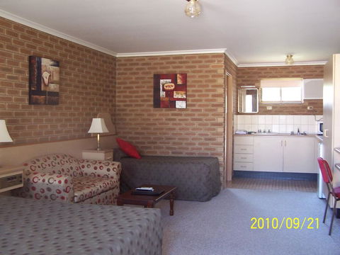 Arcadia Motor Inn - Travel Agents 0