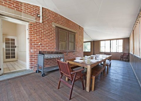 Arch On Mellool - Travel Agents 2