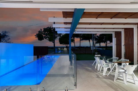 Arlington Beach House - Tourism Guide 3