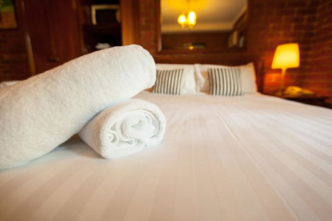 Armour Motor Inn - Tourism Guide 2