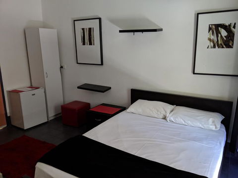 Arrival Lodge Bed & Breakfast - Travel Agents 2
