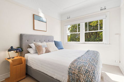 Art Deco Apartment Steps From Harbour And Beach - Travel Agents 1