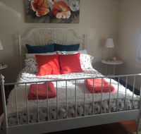 Art Deco Cottage - Travel Agents