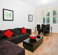 Art Deco in the Cul-de-Sac - Spacious Executive 1BR Potts Point Apartment in Quiet Cul-de-Sac - Cruises Travel
