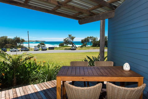 ArtHOUSE Beachfront Accommodation - Travel Search 0