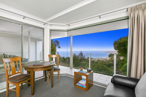 Arthurs Views - Tourism Guide 2