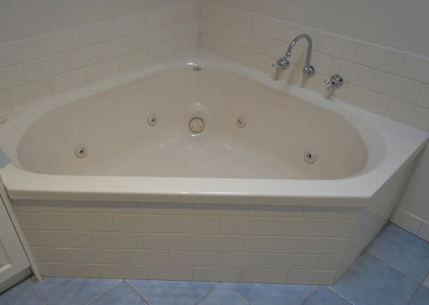 Ashmont Motel And Apartments - Travel Search 3