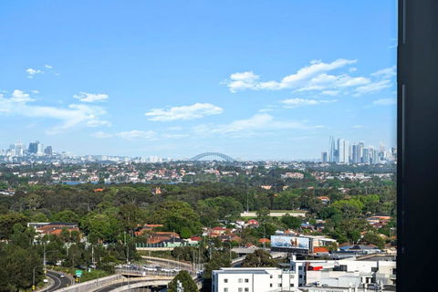 Luxury 1BR Apt With Stunning City Skyline Views - Cruises Travel 1